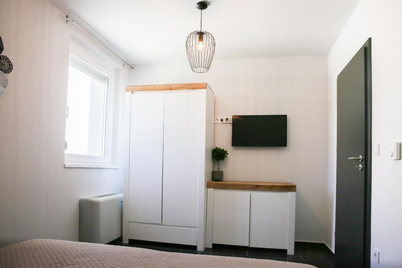 Balkon Apartmanhaz Panzio Balatonfüred Exteriör bild