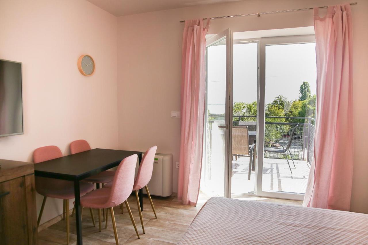 Balkon Apartmanhaz Panzio Balatonfüred Exteriör bild
