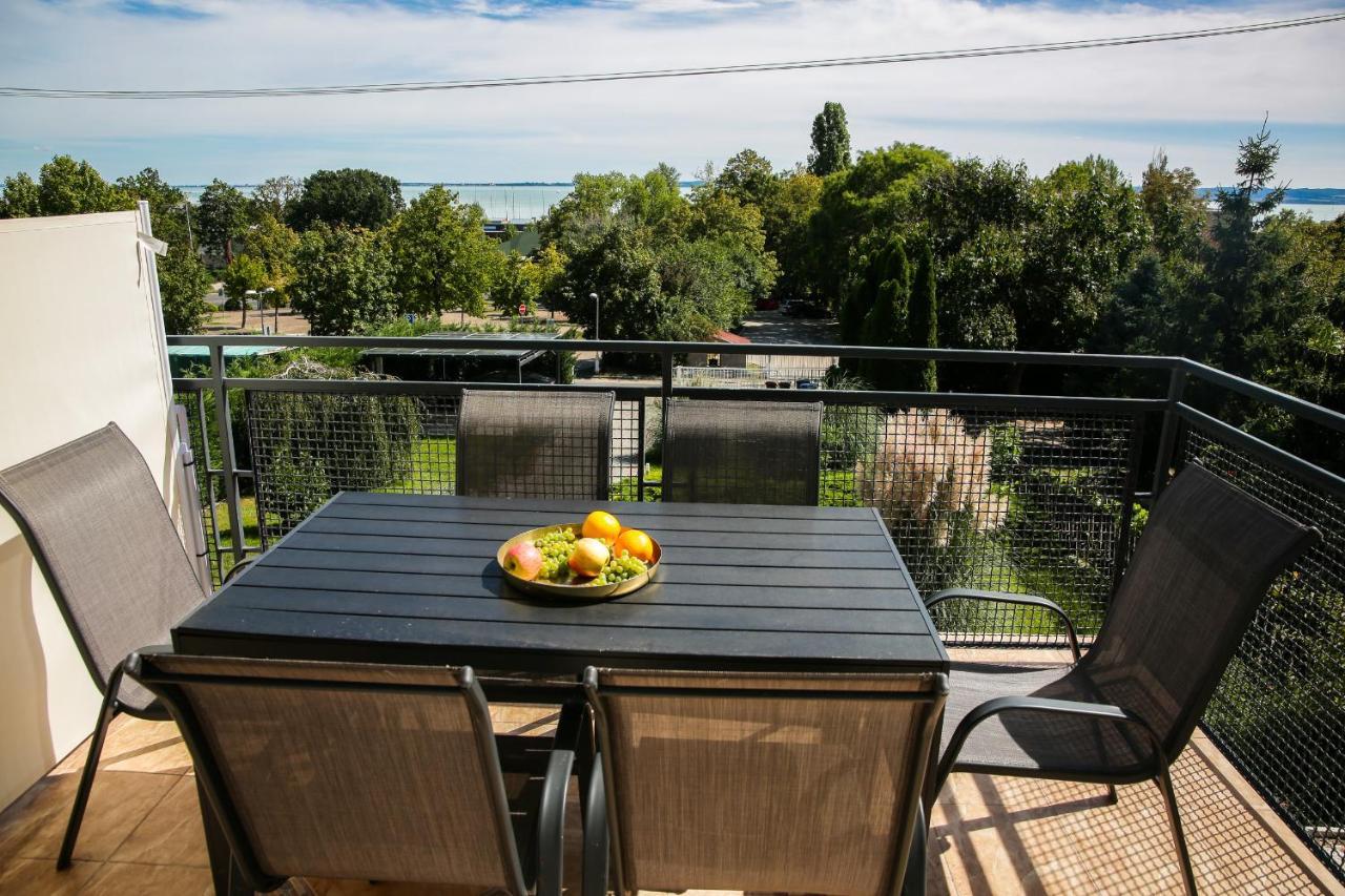 Balkon Apartmanhaz Panzio Balatonfüred Exteriör bild