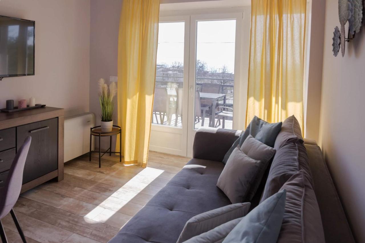 Balkon Apartmanhaz Panzio Balatonfüred Exteriör bild
