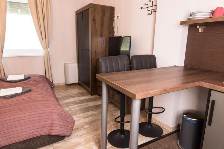 Balkon Apartmanhaz Panzio Balatonfüred Exteriör bild