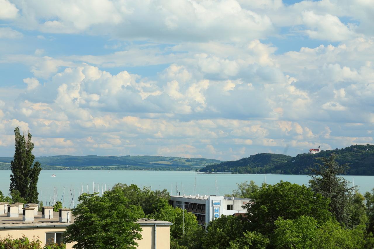 Balkon Apartmanhaz Panzio Balatonfüred Exteriör bild