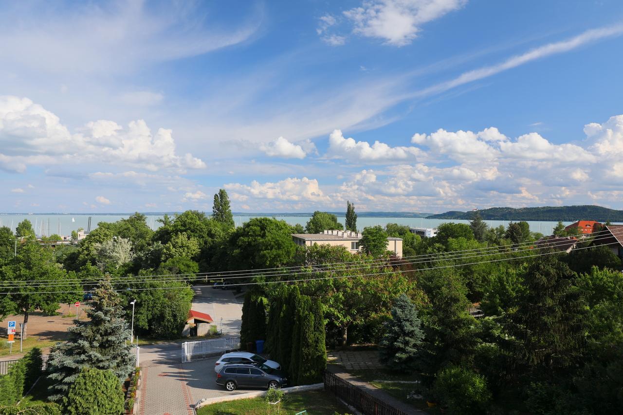 Balkon Apartmanhaz Panzio Balatonfüred Exteriör bild